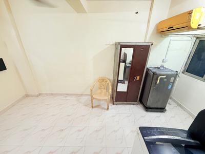 Bedroom Image of 250 Sq.ft 1 RK Apartment / Flat for rent in Sai Darshan CHS, Andheri East Mumbai for Rs. 24000
