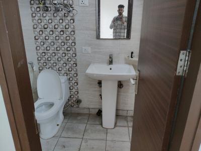 Image of 1425 Sq.ft 3 BHK Apartment / Flat for rent in Gulshan Ikebana, Sector 143, Noida for Rs. 42000