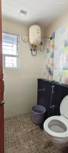 Bathroom Image of 1550 Sq.ft 3 BHK Apartment / Flat for rent in Sathamangalam Madurai for Rs. 45000