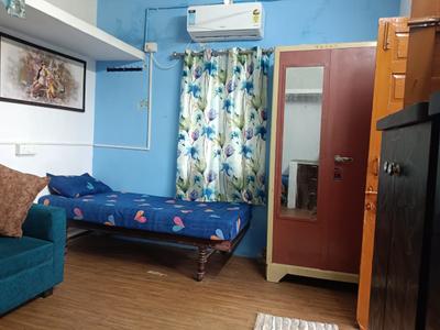Bedroom Image of Vishal Pg baroda  in Fatehgunj, Vadodara