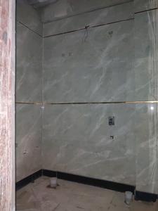 Common Bathroom Image of 1100 Sq.ft 3 BHK Builder Floor for sale in Govindpuram Ghaziabad for Rs. 4250000