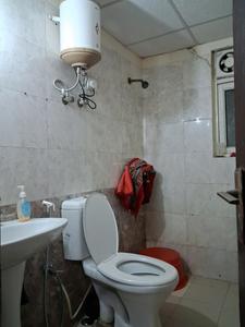 Common Bathroom Image of 1150 Sq.ft 2.5 BHK Apartment / Flat for sale in Gardenia Golf City Phase 4, Sector 75 Noida for Rs. 8245000