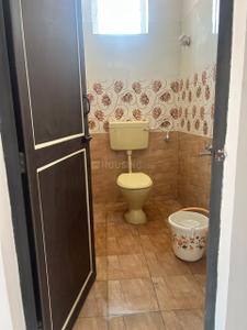Bathroom Image of 840 Sq.ft 2 BHK Apartment / Flat for rent in Avadi Chennai for Rs. 20000