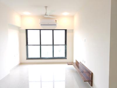 Living Room Image of 680 Sq.ft 2 BHK Apartment / Flat for rent in Leo Eminence, Bandra East Mumbai for Rs. 110000