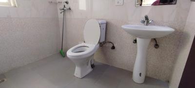 Bathroom Image of 1350 Sq.ft 3 BHK Apartment / Flat for rent in Sector 75 Noida for Rs. 42000