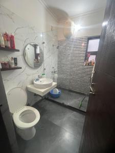 Bathroom Image of 1200 Sq.ft 2 BHK Builder Floor for sale in Peer Muchalla Zirakpur for Rs. 4890000