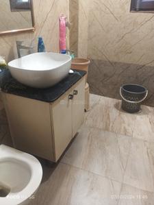 Bathroom Image of 1150 Sq.ft 3 BHK Builder Floor for rent in Green Park New Delhi for Rs. 90000