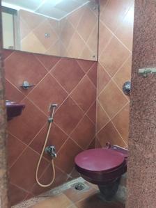 Common Bathroom Image of 1600 Sq.ft 3 BHK Apartment / Flat for sale in Options Kinara, Vile Parle West Mumbai for Rs. 75000000