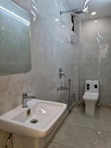Common Bathroom Image of 810 Sq.ft 3 BHK Apartment / Flat for sale in Hans Builders Floor, Dwarka Mor New Delhi for Rs. 5500000