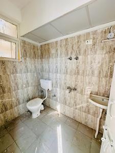Bathroom Image of 750 Sq.ft 3 BHK Apartment / Flat for sale in Vashisth Heights, Sector 87 Faridabad for Rs. 6500000