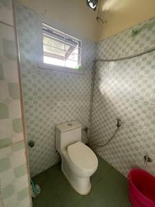 Bathroom Image of 1000 Sq.ft 1 BHK Apartment / Flat for rent in Zoo Tiniali Guwahati for Rs. 19000
