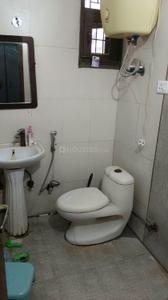 Bathroom Image of 1000 Sq.ft 3 BHK Apartment / Flat for rent in Indirapuram Ghaziabad for Rs. 30000