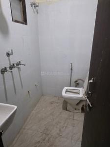 Bathroom Image of 1800 Sq.ft 2 BHK Builder Floor for rent in Sector 21 Gurgaon for Rs. 32000