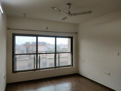 Bedroom Image of 999 Sq.ft 2 BHK Apartment / Flat for sale in Raheja Vihar, Powai Mumbai for Rs. 22500000