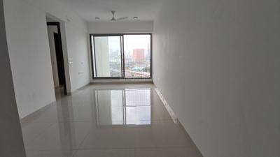 Living Room Image of 1000 Sq.ft 2 BHK Apartment / Flat for rent in Sunteck City 4th Avenue, Goregaon West Mumbai for Rs. 75000