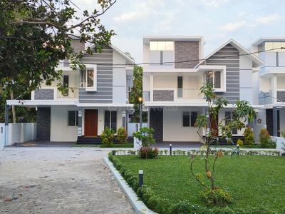 Image of 2100 Sq.ft 3 BHK Villa for sale in Maradu, Kochi for Rs. 12600000