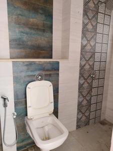 Common Bathroom Image of 1005 Sq.ft 2 BHK Apartment / Flat for sale in Kalpataru Vivant, Andheri East Mumbai for Rs. 25200000