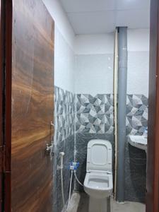 Common Bathroom Image of 1050 Sq.ft 2 BHK Apartment / Flat for sale in Sector 49 Noida for Rs. 4300000