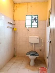 Common Bathroom Image of 500 Sq.ft 2 RK Builder Floor for rent in Tollygunge Kolkata for Rs. 7500