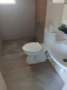 Bathroom Image of 918 Sq.ft 3 BHK Apartment / Flat for rent in XS Real Centra, Perungalathur Chennai for Rs. 24000