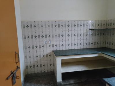 Kitchen Image of 1200 Sq.ft 2 BHK Builder Floor for rent in Indira Nagar Lucknow for Rs. 18000
