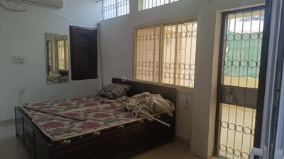 Bedroom Image of 2200 Sq.ft 4 BHK Apartment / Flat for rent in Vasant Kunj New Delhi for Rs. 110000