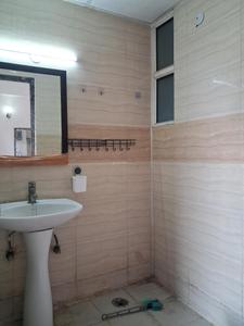 Common Bathroom Image of 425 Sq.ft 1 RK Apartment / Flat for rent in Supertech Eco Suites, Sector 137 Noida for Rs. 20500