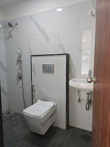 Common Bathroom Image of 3400 Sq.ft 4 BHK Apartment / Flat for sale in Heena Apartment, Juhu Mumbai for Rs. 117500000