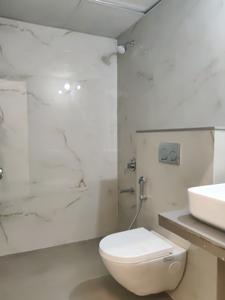 Common Bathroom Image of 1100 Sq.ft 3 BHK Apartment / Flat for sale in Godrej Exquisite, Thane West Thane for Rs. 21500000