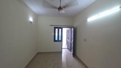 Living Room Image of 900 Sq.ft 2 BHK Builder Floor for rent in Pitampura New Delhi for Rs. 29000