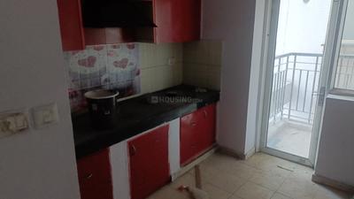 Kitchen Image of 1750 Sq.ft 3 BHK Apartment / Flat for rent in Assotech The Nest, Crossings Republik Ghaziabad for Rs. 22000