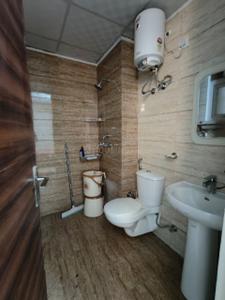 Bathroom Image of 1155 Sq.ft 2 BHK Apartment / Flat for rent in Bhabat Zirakpur for Rs. 27000
