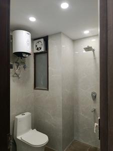 Common Bathroom Image of 1000 Sq.ft 3 BHK Apartment / Flat for sale in Rajpur New Delhi for Rs. 7500000