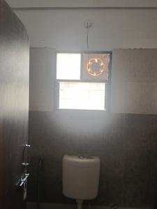 Bathroom Image of 900 Sq.ft 2 BHK Apartment / Flat for rent in Besa Nagpur for Rs. 15000
