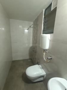 Bathroom Image of 900 Sq.ft 2 BHK Apartment / Flat for rent in Rajendra Nagar Kolhapur for Rs. 18000