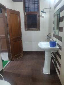 Bathroom Image of 1650 Sq.ft 2 BHK Builder Floor for rent in Sector 41 Noida for Rs. 35000