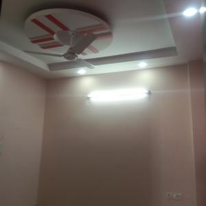 Bedroom Image of 900 Sq.ft 2.5 BHK Builder Floor for rent in Mukherjee Nagar New Delhi for Rs. 26000