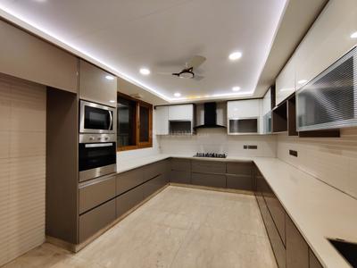 Kitchen Image of 3000 Sq.ft 3 BHK Villa for sale in Defence Colony New Delhi for Rs. 600000000