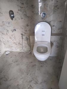 Common Bathroom Image of 1050 Sq.ft 2 BHK Apartment / Flat for rent in Hiranandani Castle Rock, Powai Mumbai for Rs. 130000
