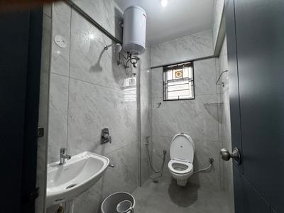 Bathroom Image of 850 Sq.ft 1 BHK Apartment / Flat for rent in Pranava Pranavas BSR Gitaaar, Kadubeesanahalli Bengaluru for Rs. 28000