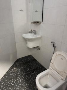 Bathroom Image of 2200 Sq.ft 3 BHK Duplex for rent in Maharani Bagh New Delhi for Rs. 210000