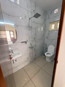 Bathroom Image of 2000 Sq.ft 4.5 BHK Independent House for rent in Pothencode Thiruvananthapuram for Rs. 35000