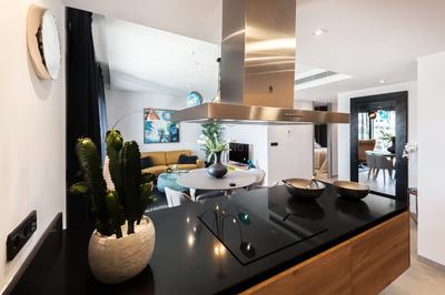 6 BHK Flat
