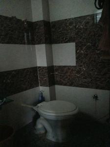 Common Bathroom Image of 2000 Sq.ft 3 BHK Apartment / Flat for rent in Ambawadi Ahmedabad for Rs. 41000