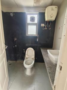 Bathroom Image of 1217 Sq.ft 2.5 BHK Apartment / Flat for rent in RG Residency, Sector 120 Noida for Rs. 29000