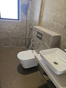 Common Bathroom Image of 850 Sq.ft 2 BHK Apartment / Flat for sale in Matunga East Mumbai for Rs. 46900000