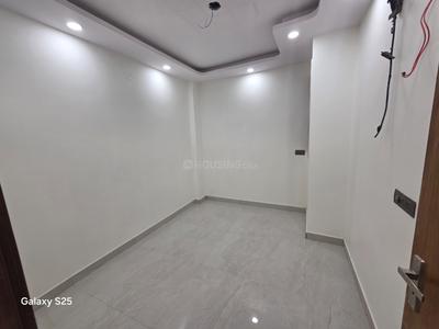 Bedroom Image of 990 Sq.ft 3 BHK Builder Floor for sale in Laxmi Nagar New Delhi for Rs. 9500000