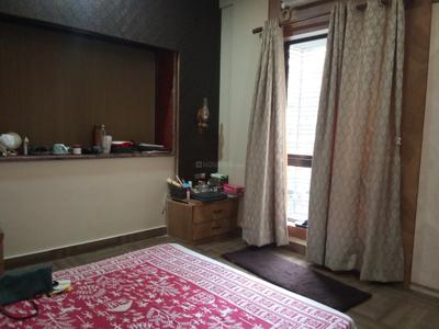 Bedroom Image of 2000 Sq.ft 4 BHK Apartment / Flat for sale in Dhakuria Kolkata for Rs. 14000000
