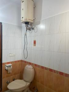 Bathroom Image of 1400 Sq.ft 3 BHK Independent House for rent in Sector 15 Part 2 Gurgaon for Rs. 65000