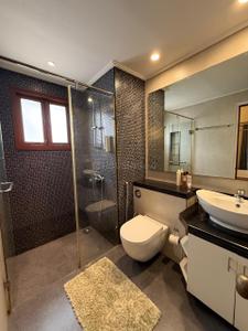 Bathroom Image of 1800 Sq.ft 3 BHK Villa for sale in Siolim Goa for Rs. 37500000